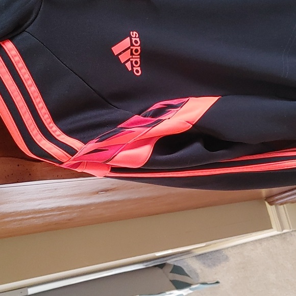 Men's Adidas Black & Neon Orange Trefoil Pullover Hoodie Size Small - Picture 4 of 9